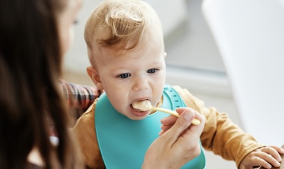 離乳食は、いつから始めたら良いの⁉️｜「離乳食」の進め方について、日本小児歯科学会認定医が３つの異なる視点から分かりやすく解説‼️ 